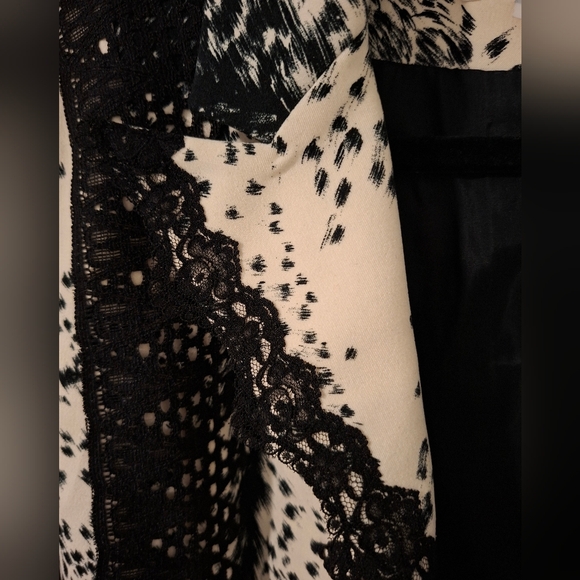 Alberto Makali Women's Lace & Pony Print Jacket with Hidden Closure (Size US 4) - Picture 6 of 9